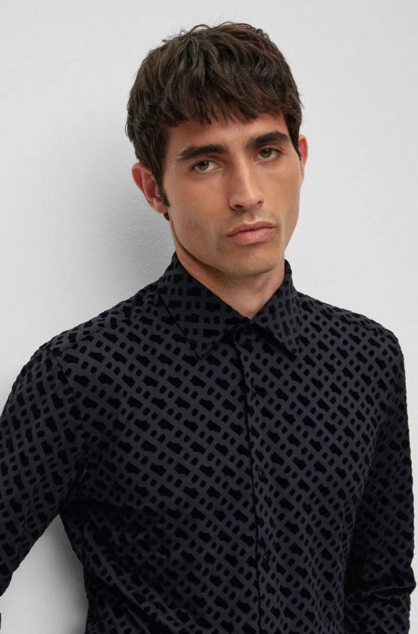 Camisa Preta Slim Fit Com Monogramas Estampados - Imagem 4